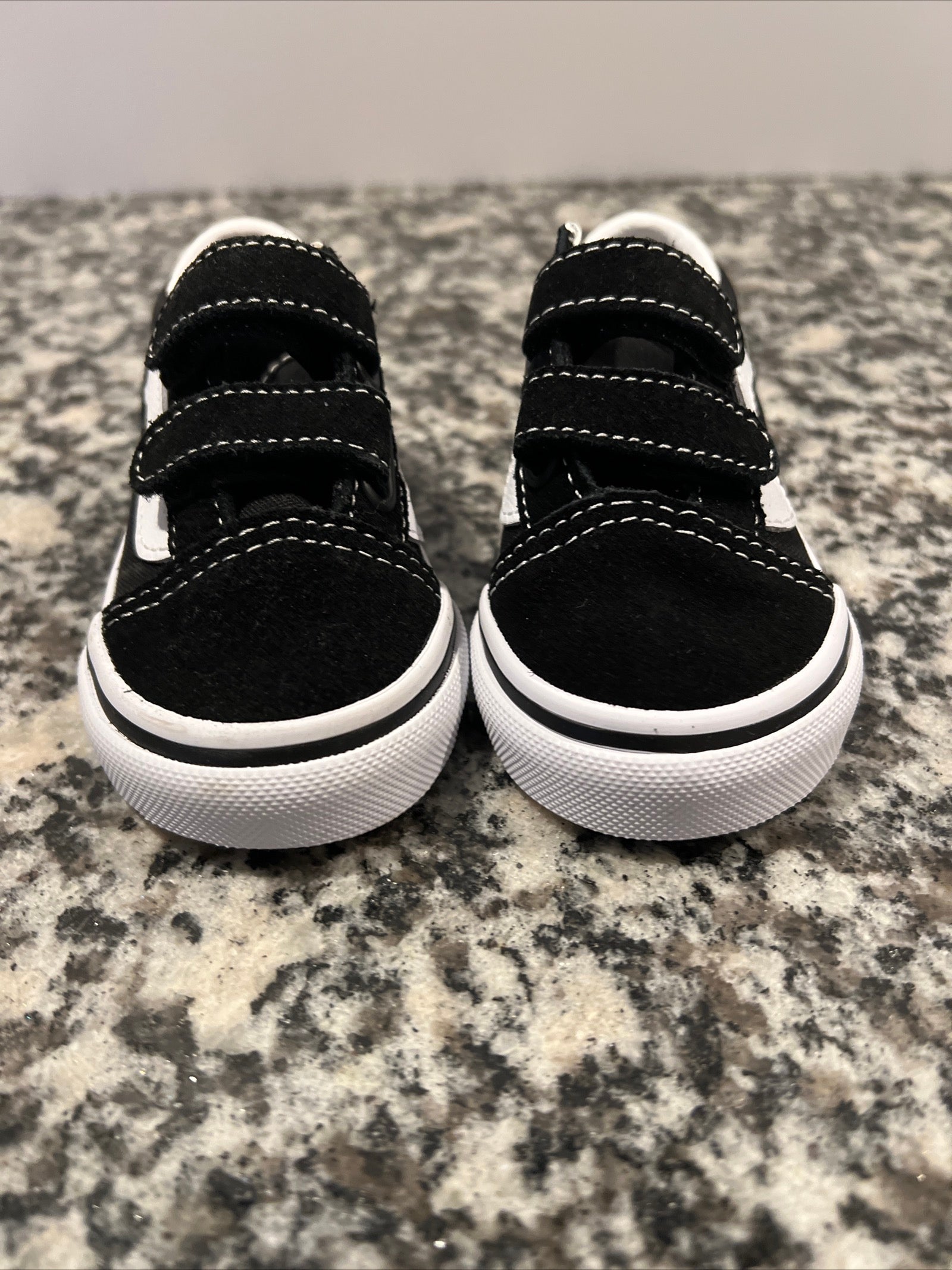 black vans shoes size 4